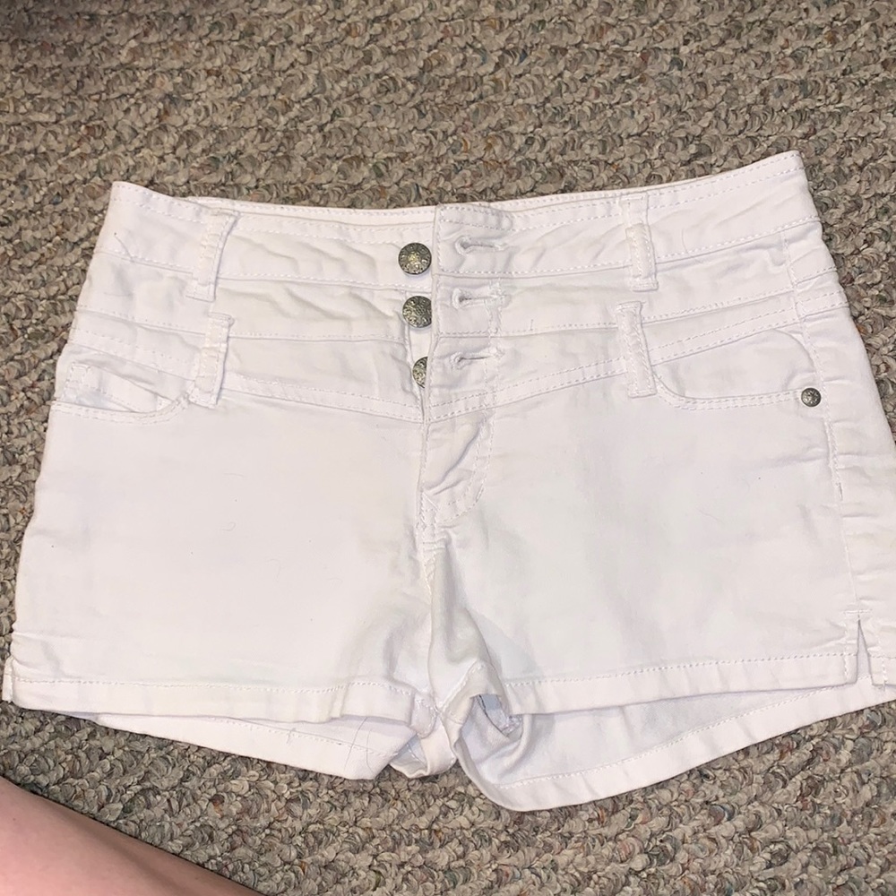Women’s white high waisted shorts